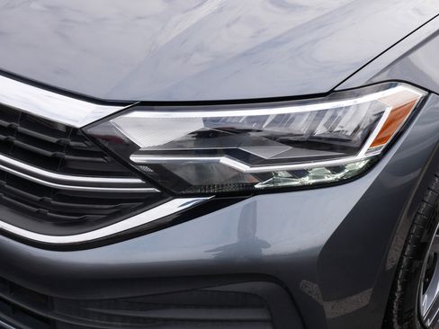 Used 2024 Volkswagen Jetta SE image 16