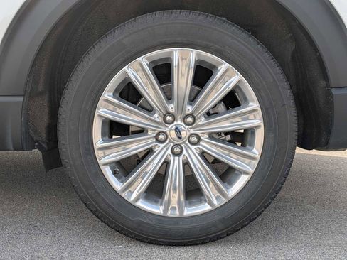 Used 2024 Ford Explorer Limited w/ Limited Technology Package AWD/4WD image 11