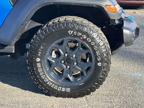 Used 2023 Jeep Wrangler Unlimited w/ Sun & Screen Package image 7