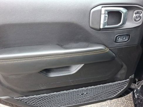 Used 2025 Jeep Wrangler Unlimited Sahara w/ Safety Group image 14