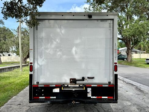 Used 2022 Ford E-350 and Econoline 350 Super Duty image 7