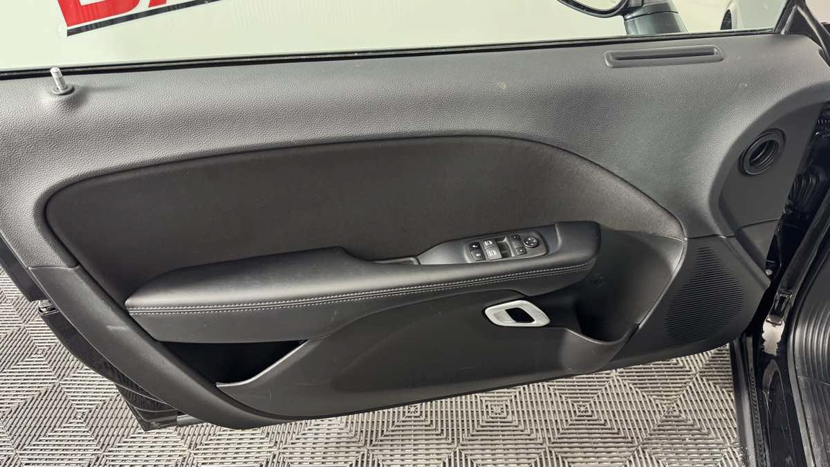 Used 2022 Dodge Challenger GT RWD image 11
