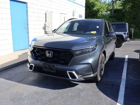 Used 2023 Honda CR-V Sport Touring image 3