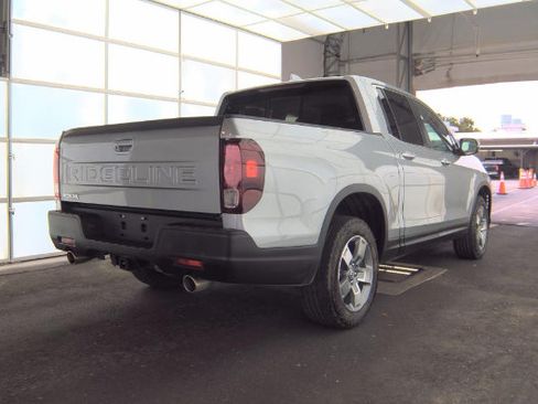Used 2025 Honda Ridgeline RTL image 2