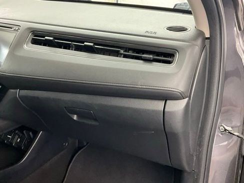 Used 2018 Honda HR-V EX image 11