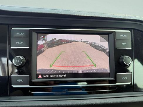 Used 2024 Volkswagen Jetta SE FWD image 10