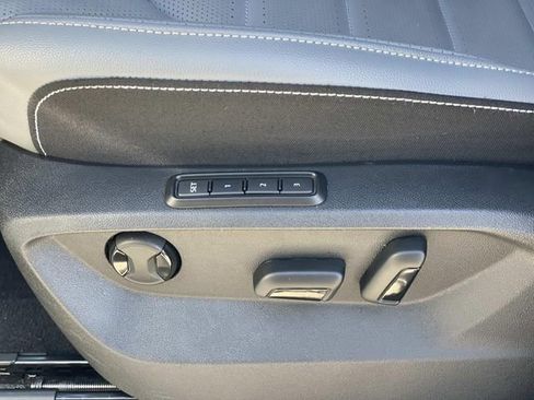 Used 2025 Volkswagen Atlas Cross Sport SEL R-Line image 19