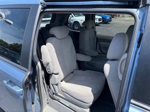 Used 2008 Kia Sedona w/ Convenience Pkg FWD image 6