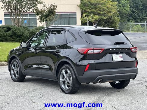 Used 2025 Ford Escape ST-Line FWD image 2