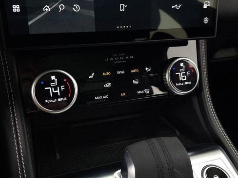 Certified 2025 Jaguar F-PACE R-Dynamic S image 28