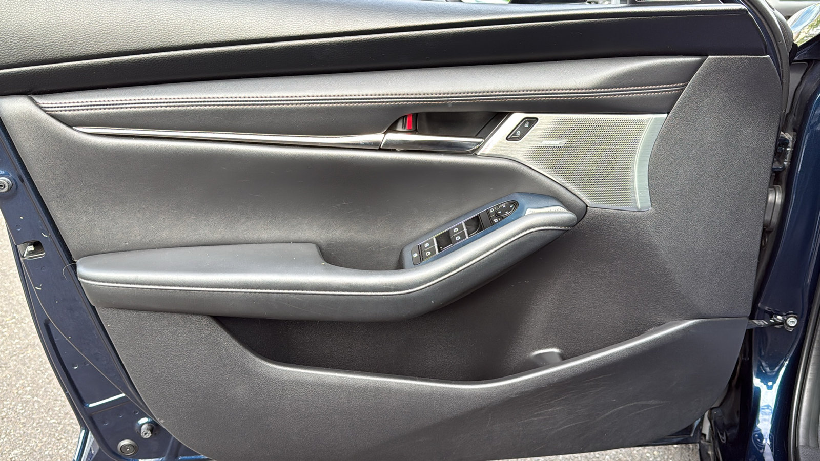 Used 2020 MAZDA MAZDA3 Sedan w/ Premium Package FWD image 6