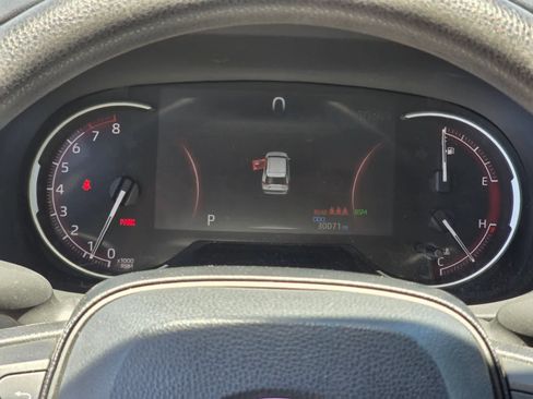 Used 2025 Toyota RAV4 XLE FWD image 21