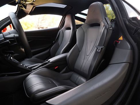 Used 2018 McLaren 720S Performance image 23