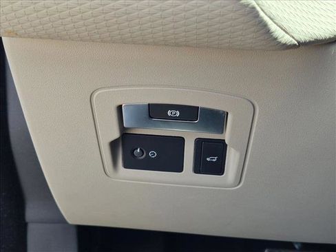 Used 2019 Land Rover Range Rover Velar R-Dynamic SE AWD/4WD image 13
