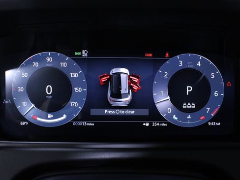 New 2026 Land Rover Range Rover Velar Dynamic SE AWD/4WD image 18