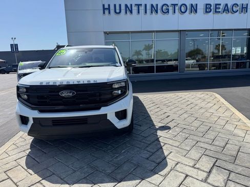 Used 2025 Ford Expedition Active image 26