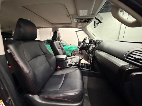 Used 2018 Toyota 4Runner TRD Off-Road Premium AWD/4WD image 42