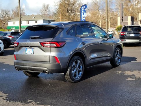 Used 2025 Ford Escape ST-Line image 5