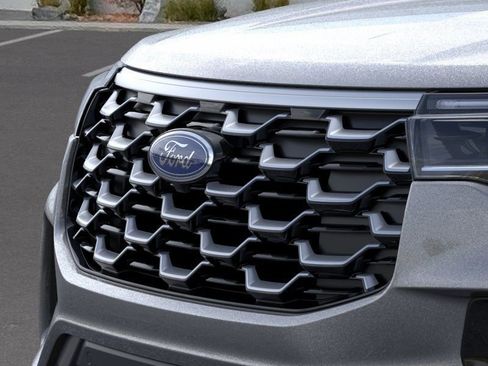 New 2026 Ford Explorer Platinum w/ LUX Leather Package AWD/4WD image 17