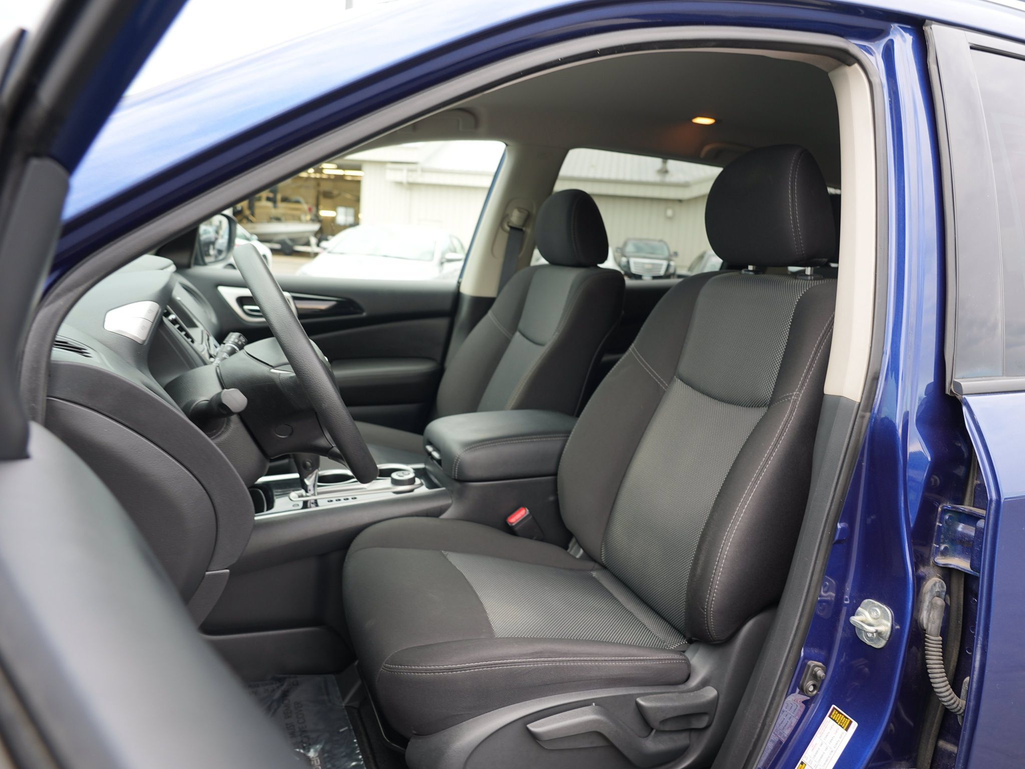 Used 2020 Nissan Pathfinder S AWD/4WD image 13