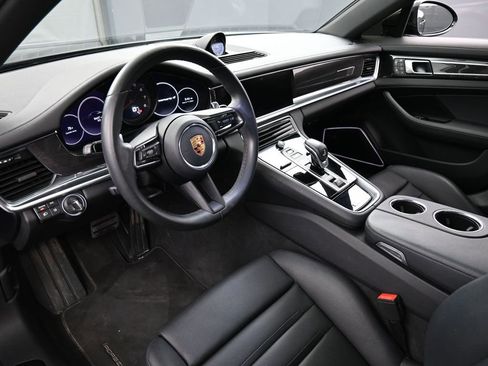 Certified 2023 Porsche Panamera 4 Platinum Edition image 4