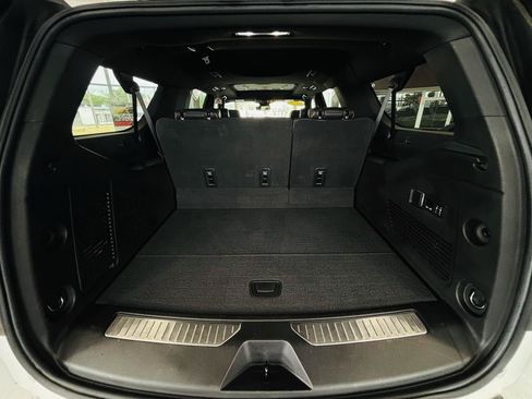 Used 2023 GMC Yukon XL AT4 w/ LPO, Floor Liner Package AWD/4WD image 11