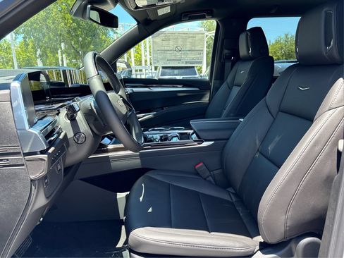 New 2026 Cadillac Escalade ESV 4WD image 9