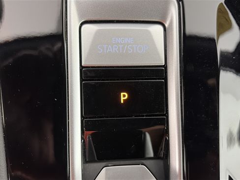 Used 2026 Volkswagen Atlas Cross Sport SE w/ Panoramic Sunroof Package AWD/4WD image 33