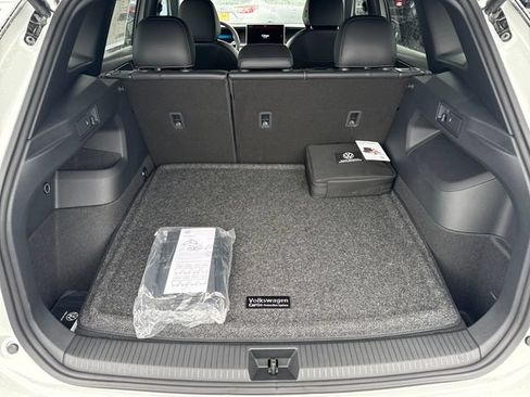 New 2026 Volkswagen Tiguan SE R-Line AWD/4WD image 14