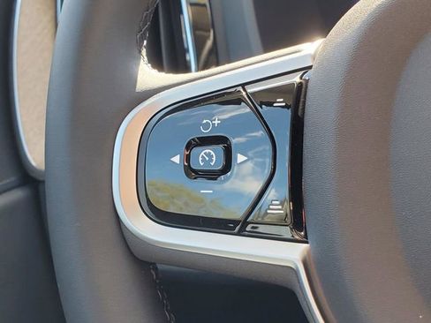 New 2026 Volvo XC60 B5 Plus w/ Protection Package Premier AWD/4WD image 17