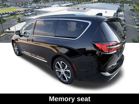 New 2026 Chrysler Pacifica Pinnacle FWD image 6