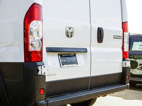 Used 2024 RAM ProMaster 2500 w/ Premium Convenience Group FWD image 13