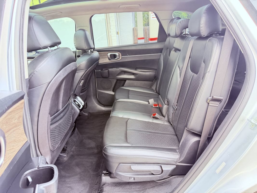 Used 2022 Kia Sorento S w/ Panoramic Sunroof Package AWD/4WD image 36