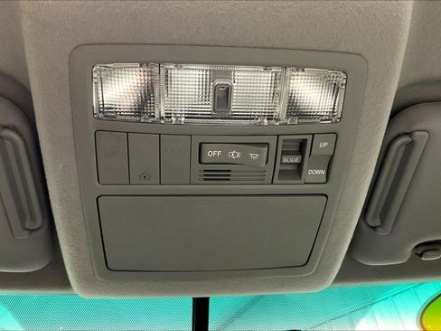 Used 2010 Toyota Highlander Limited image 36