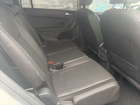 Used 2018 Volkswagen Tiguan SE image 6