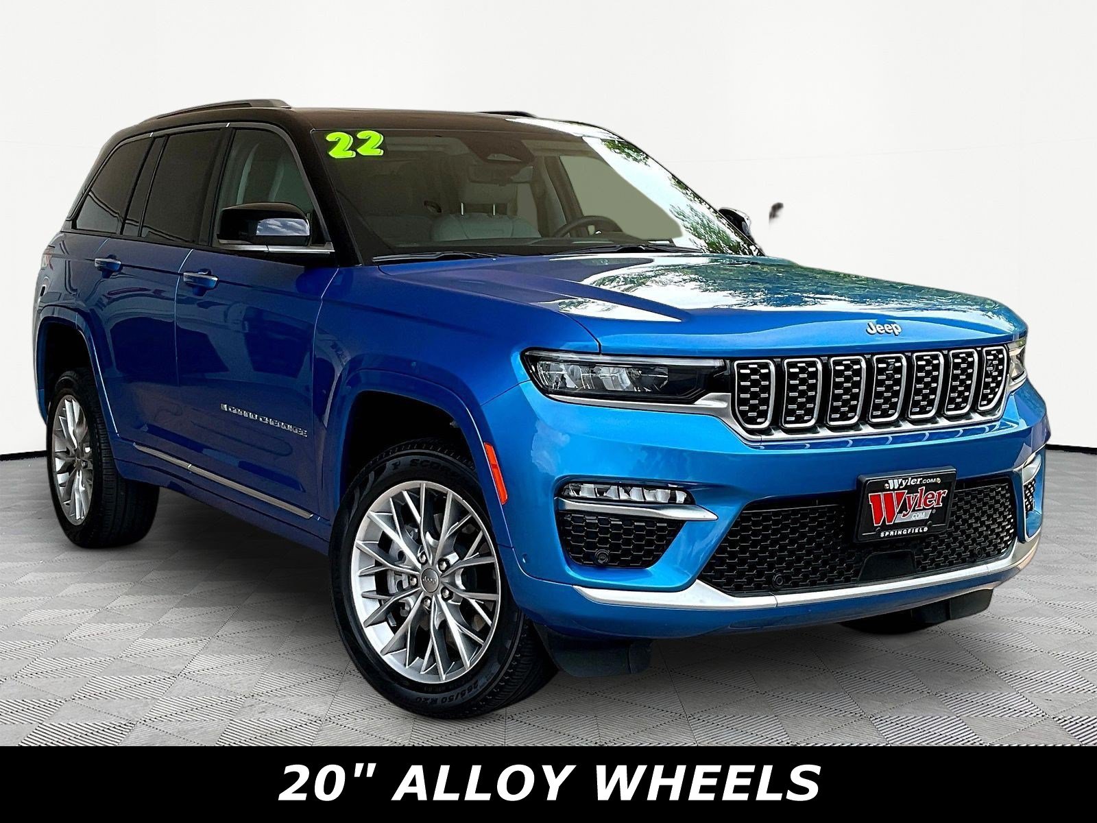 Used 2022 Jeep Grand Cherokee Summit w/ Advanced Protech Group IV AWD/4WD image 3