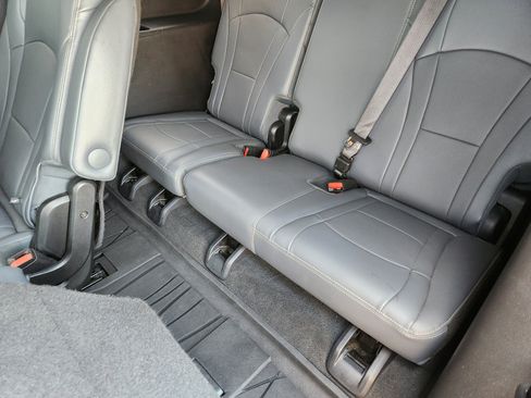 Used 2024 Buick Enclave Essence w/ Technology Package FWD image 13