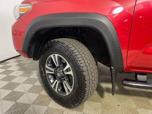 Certified 2020 Toyota Tacoma TRD Off-Road w/ Technology Package AWD/4WD image 23