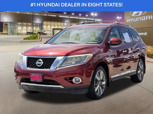Used 2013 Nissan Pathfinder Platinum w/ Platinum Premium Pkg FWD image 2