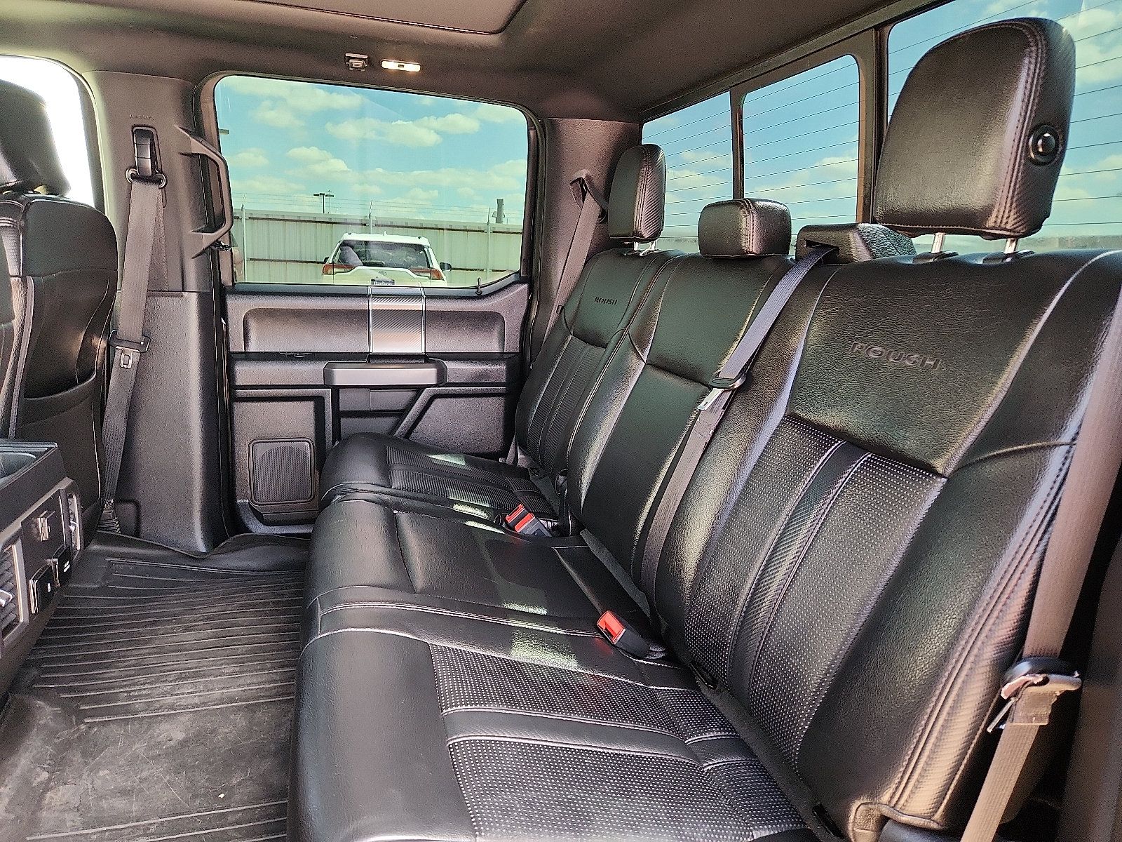 Used 2018 Ford F150 XLT w/ Equipment Group 302A Luxury AWD/4WD image 9