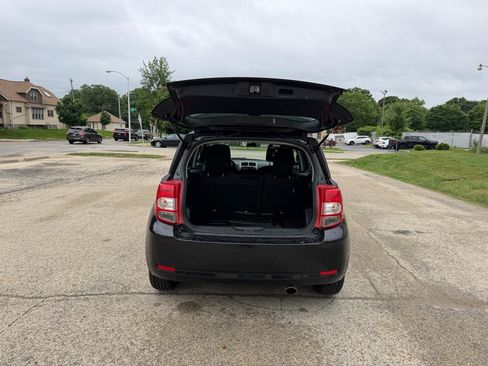 Used 2011 Scion xD FWD image 8