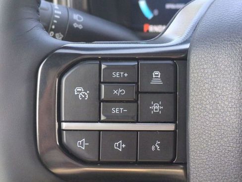 Used 2025 Ford F250 Platinum w/ FX4 Off-Road Package AWD/4WD image 22