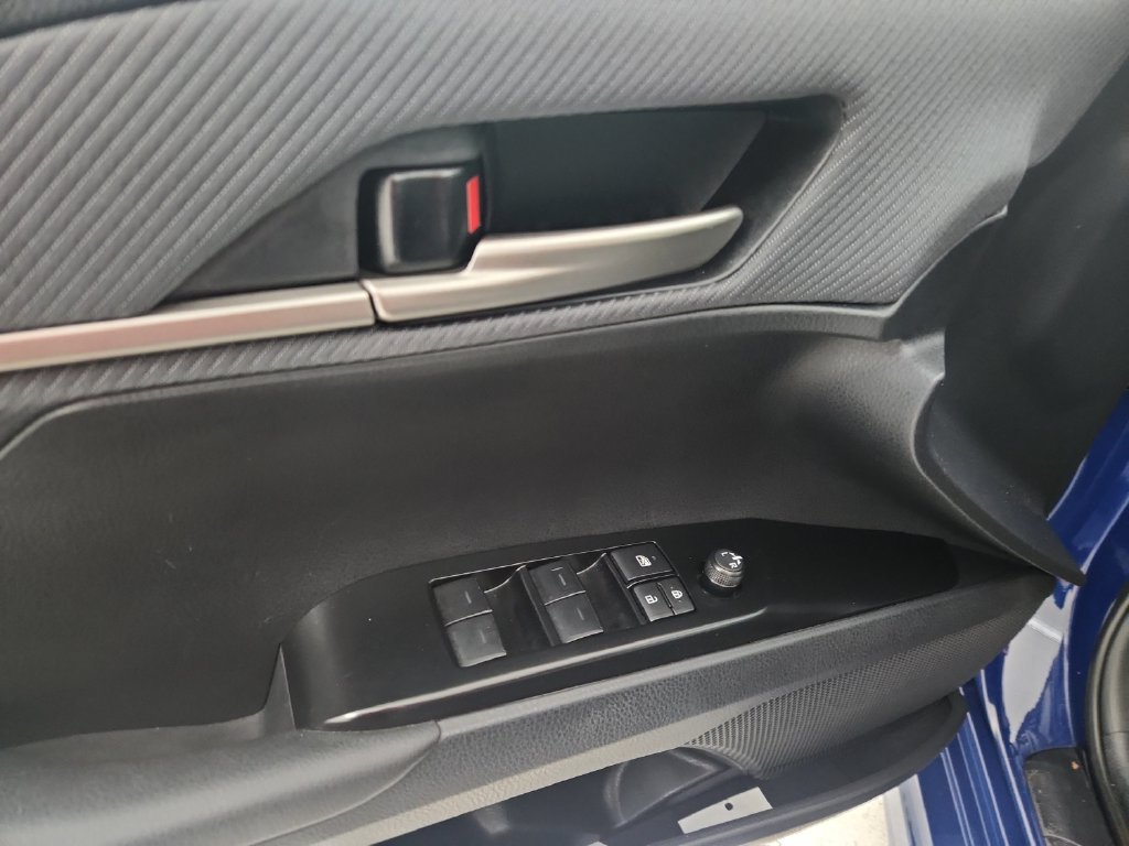 Used 2025 Toyota Camry SE FWD image 23
