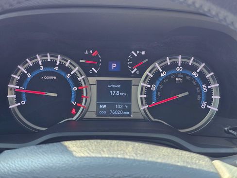 Used 2018 Toyota 4Runner SR5 Premium AWD/4WD image 17