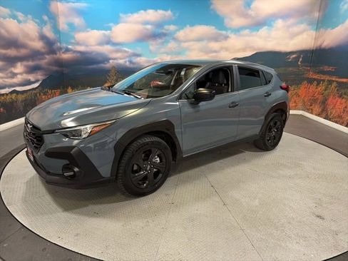Used 2024 Subaru Crosstrek 2.0i Premium w/ Crosstrek Mirror Package AWD/4WD image 4