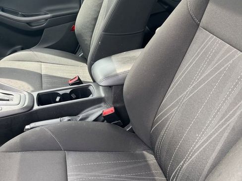 Used 2018 Ford Focus SEL w/ Cold Weather Package FWD image 21