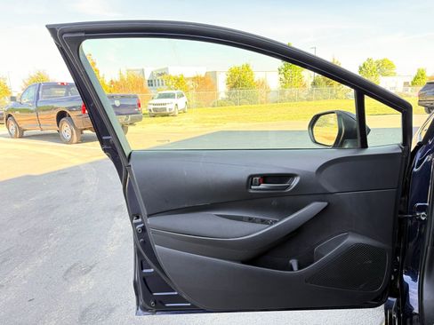 Used 2024 Toyota Corolla LE w/ LE Convenience Package FWD image 16