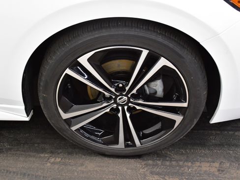 Used 2022 Nissan Sentra SR w/ Trunk Package image 52