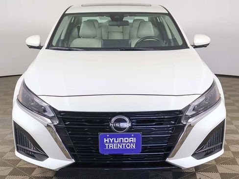 Used 2024 Nissan Altima 2.5 SL AWD/4WD image 11
