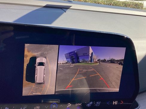 New 2026 Chevrolet Suburban High Country image 17